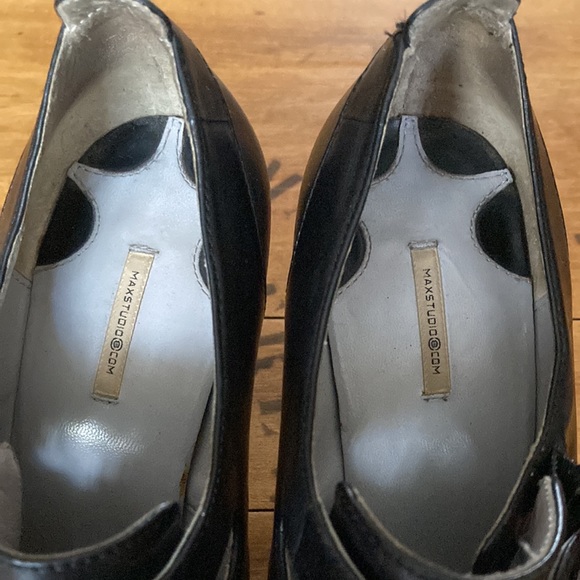 2 for $10 Max Studio Black Leather Shoe - Picture 2 of 11